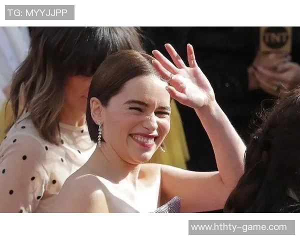 奥斯卡昏厥后首次公开亮相重返训练中心祝早日康复