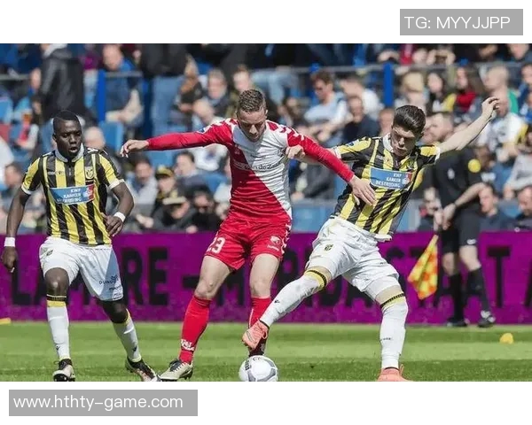 埃因霍温宣布续约主帅彼得博斯至2028年力争荷甲三连冠